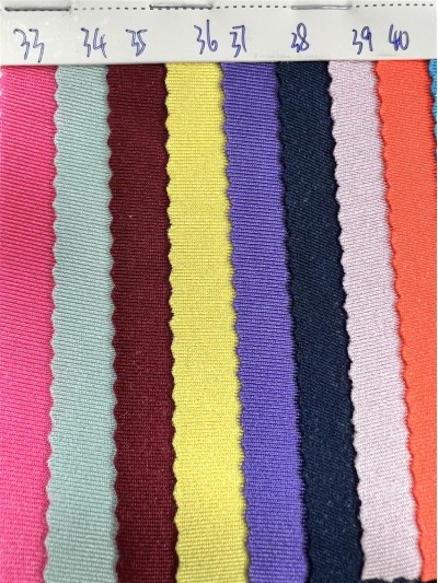 DG-BT recycled polyester glossy Lycra Composition: 82% recycled polyester 18% spandex Weight: 180g/㎡ detail view-2